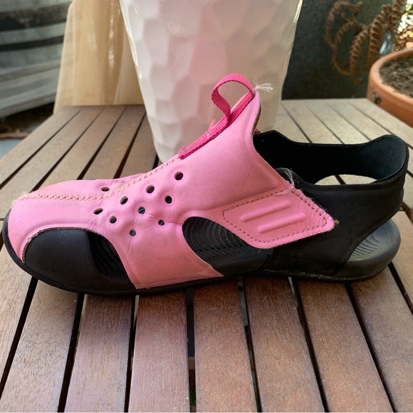 Nike Sunray Sandals Y13 - Picture 2 of 3